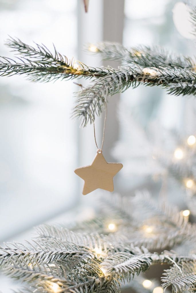 Keeping it simple with these wooden ornaments from Pi\'lo for The Ginger Home Christmas