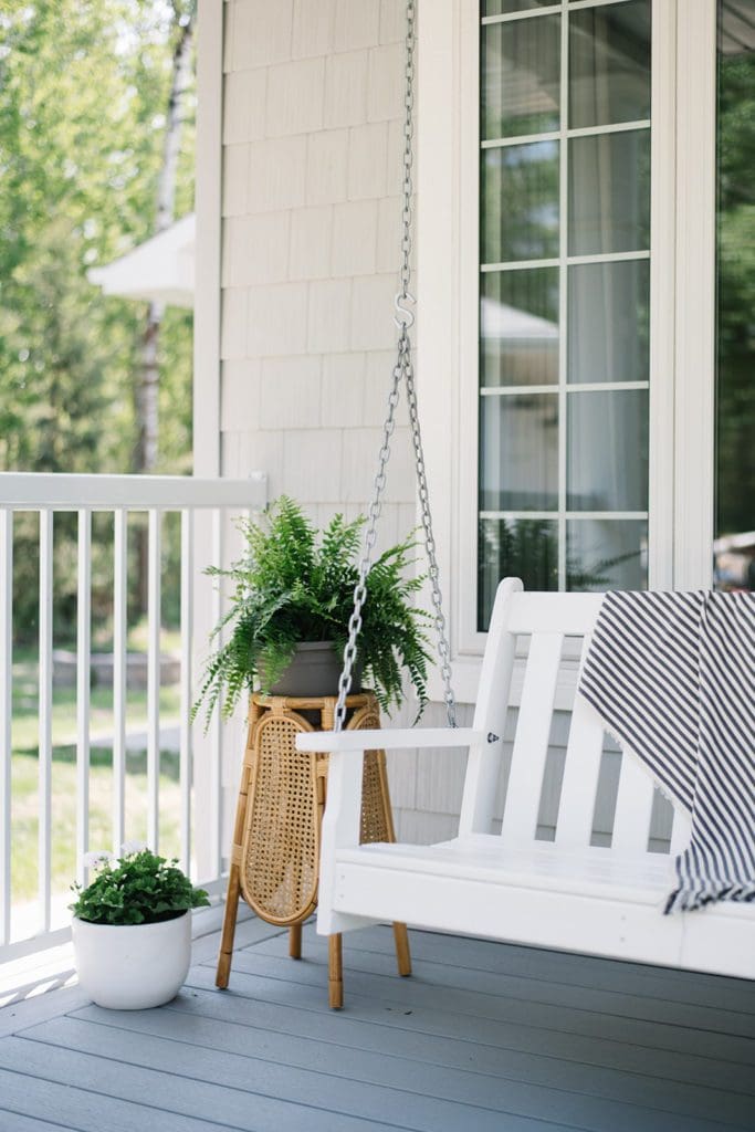 a swinging bench