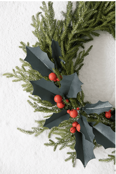 Garnish your holiday wreath with berries for a fruitful Christmas feel!